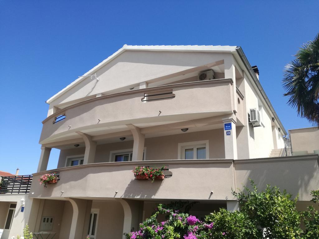 Juric Apartments Biograd Na Moru Esterno foto